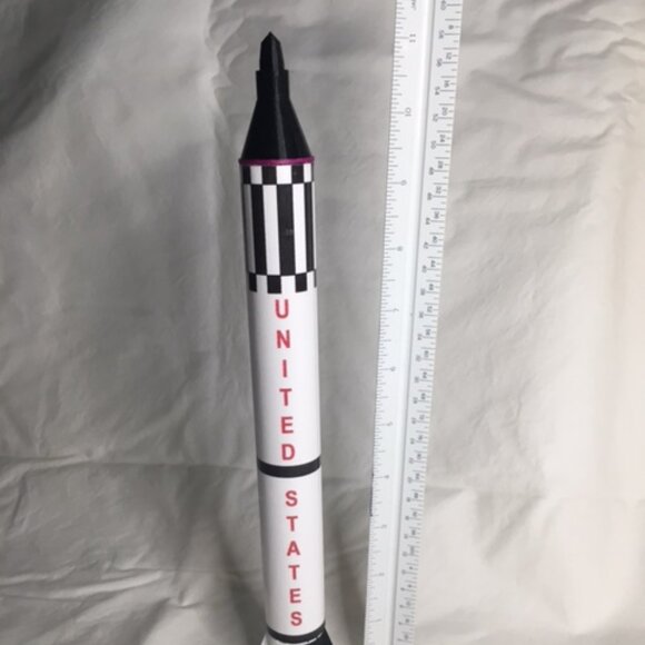 Executive Desk Model of the Mercury-Redstone Rocket - Picture 1 of 6